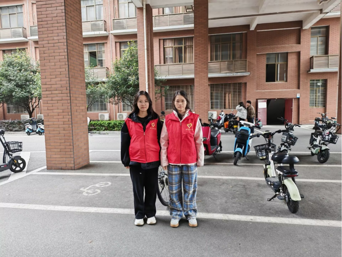 4c57cd92f3904bb6b7f9311736fbacb0.png 4c57cd92f3904bb6b7f9311736fbacb0.png